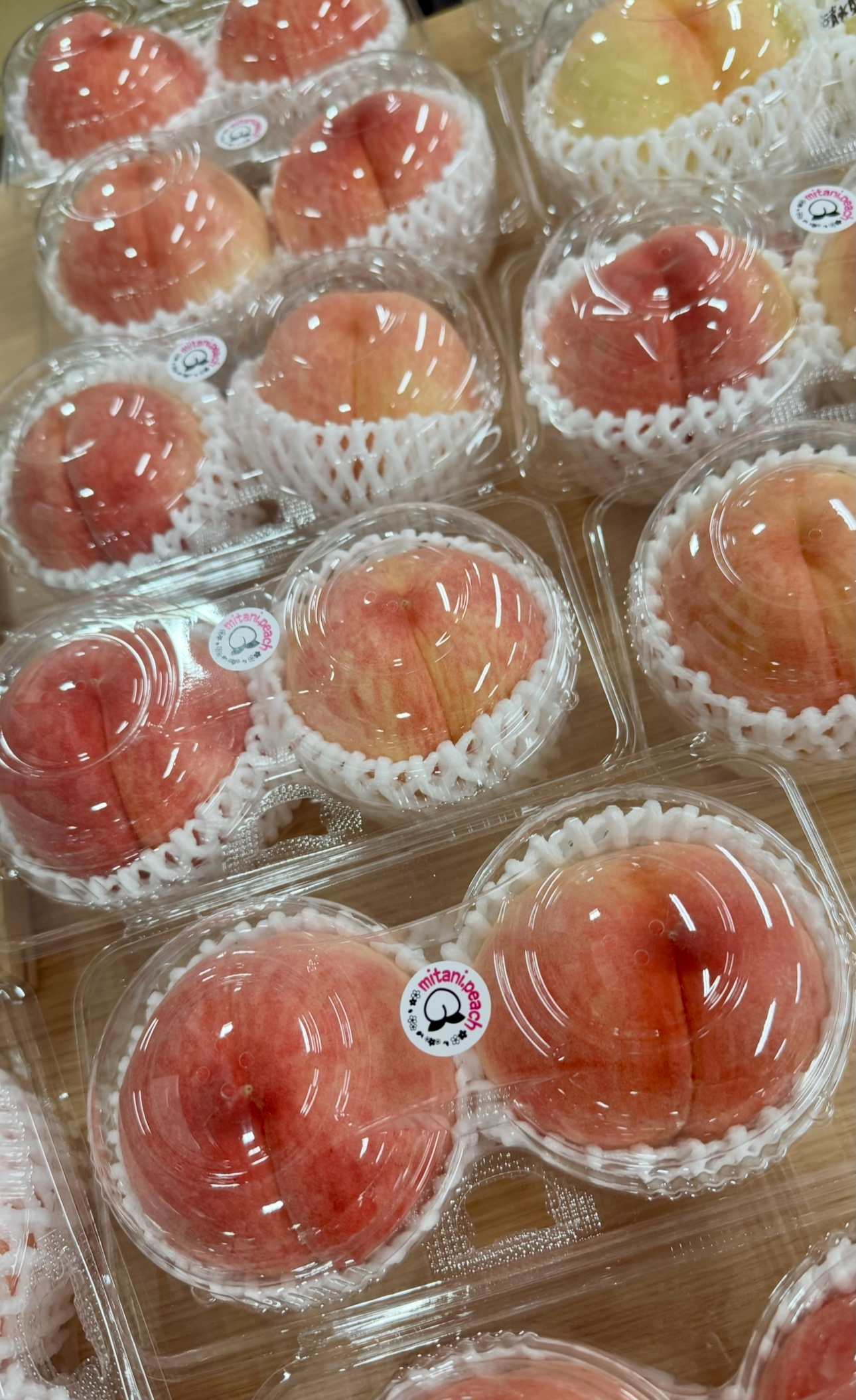 地元直販、桃のシーズン到来！